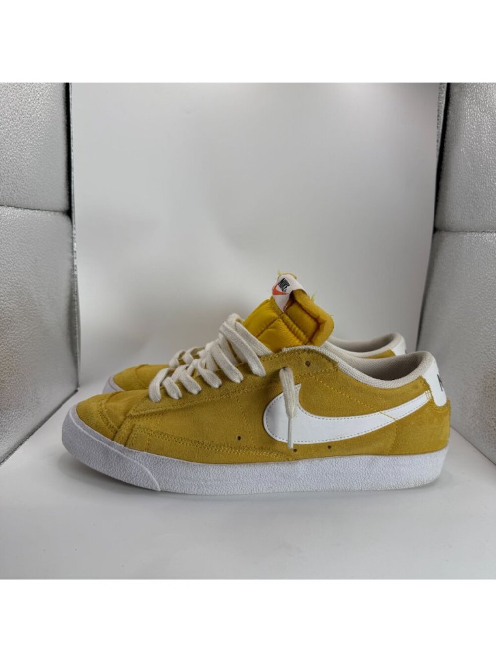 Nike Blazer Low 77 Vintage Yellow & White Sneakers Size 10.5 Men’s Suede Casual